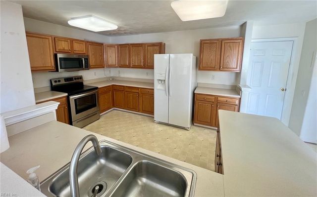 800 Kearney PL, Virginia Beach, VA 23462