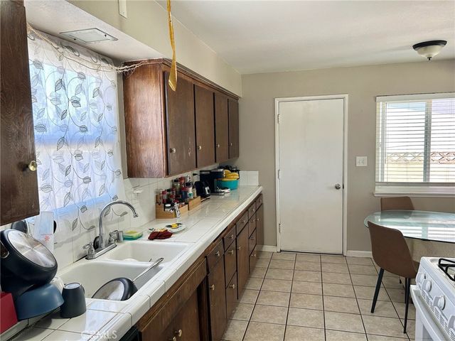 506 E Taylor Street, Santa Maria, CA 93454