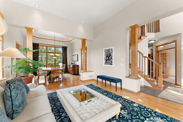 23140 Grandview Way, Lakeville, MN 55044