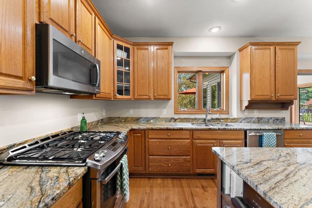 23140 Grandview Way, Lakeville, MN 55044