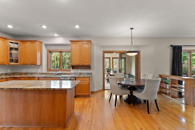 23140 Grandview Way, Lakeville, MN 55044