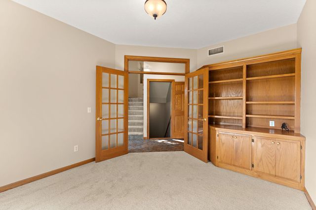 23140 Grandview Way, Lakeville, MN 55044