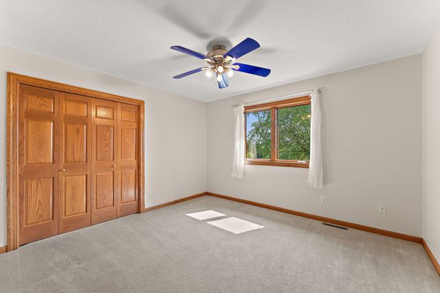 23140 Grandview Way, Lakeville, MN 55044