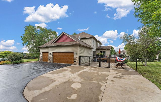 23140 Grandview Way, Lakeville, MN 55044