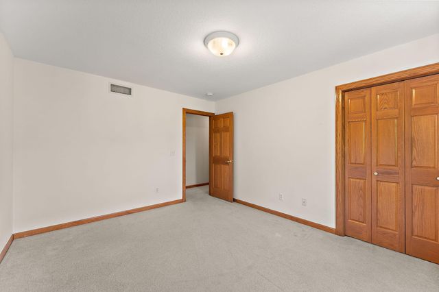 23140 Grandview Way, Lakeville, MN 55044