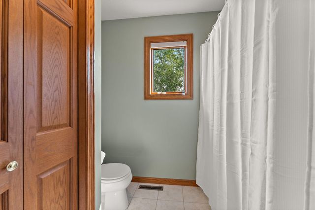 23140 Grandview Way, Lakeville, MN 55044
