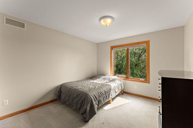 23140 Grandview Way, Lakeville, MN 55044