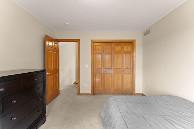 23140 Grandview Way, Lakeville, MN 55044
