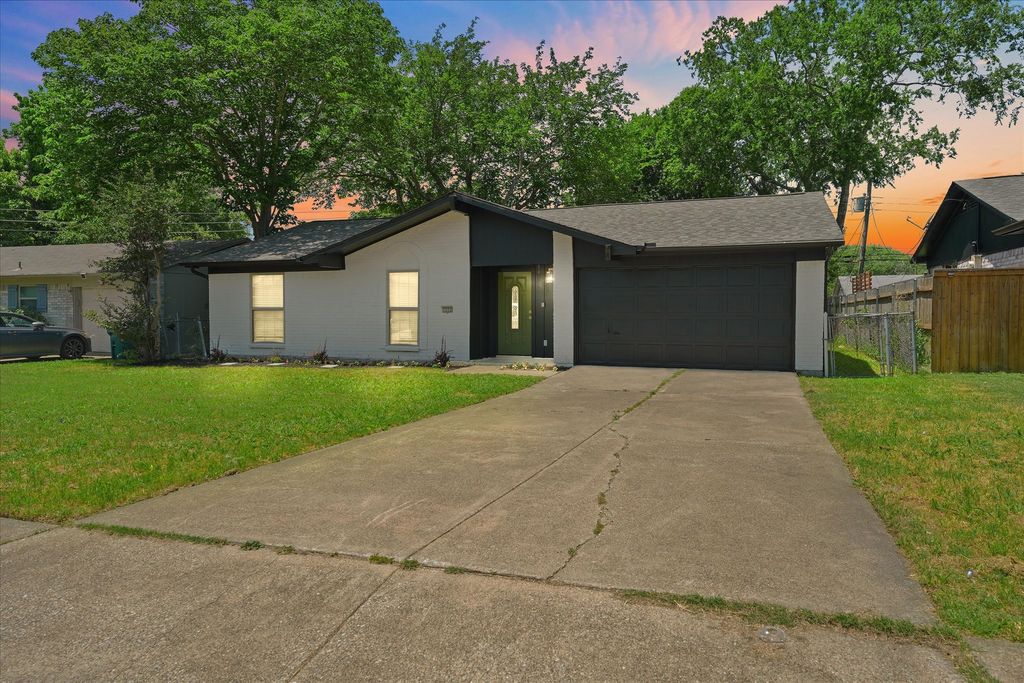 1222 Saturn Drive, Cedar Hill, TX 75104