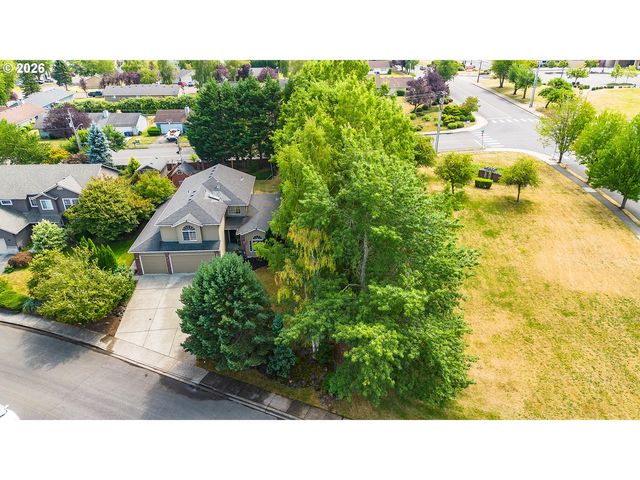1840 Nw 29TH Cir, Camas, WA 98607