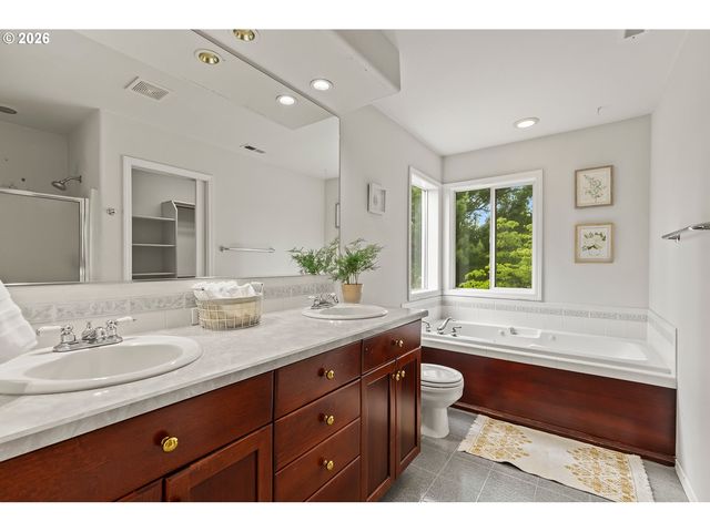 1840 Nw 29TH Cir, Camas, WA 98607