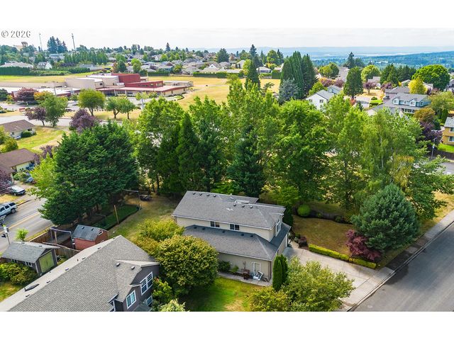 1840 Nw 29TH Cir, Camas, WA 98607
