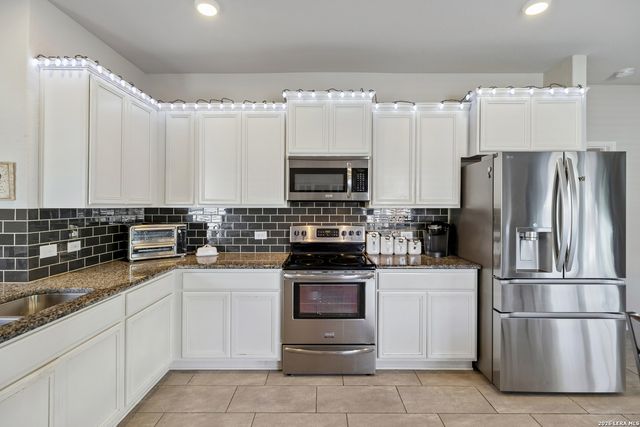 2286 CLOVER RDG, New Braunfels, TX 78130