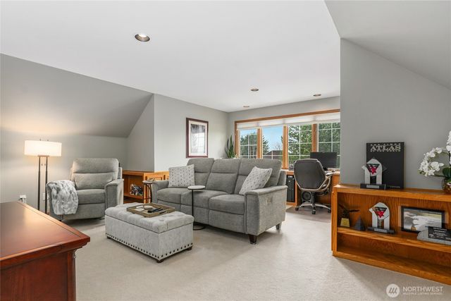 22519 SE 46th Place, Sammamish, WA 98075
