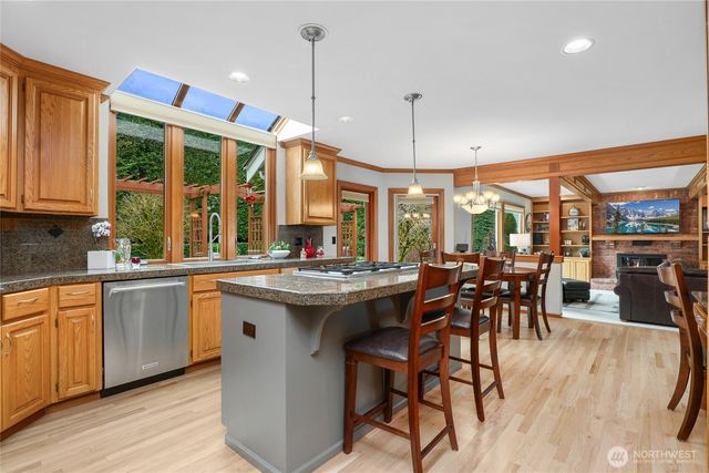 22519 SE 46th Place, Sammamish, WA 98075