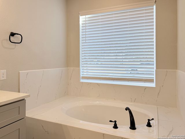 1313 Fm 3175, Lytle, TX 78052