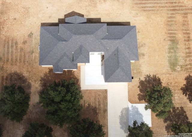 1313 Fm 3175, Lytle, TX 78052