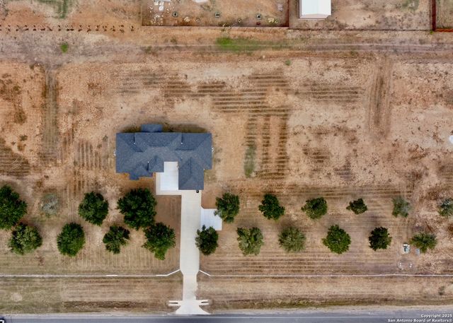 1313 Fm 3175, Lytle, TX 78052