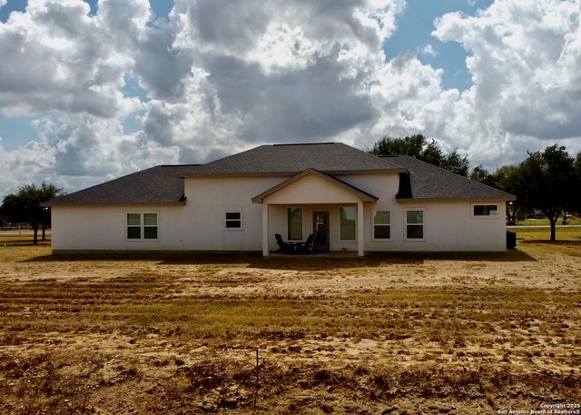 1313 Fm 3175, Lytle, TX 78052