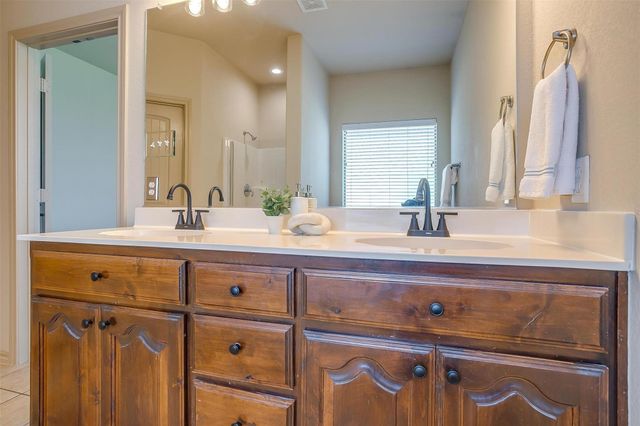 1136 Roping Reins Way, Fort Worth, TX 76052