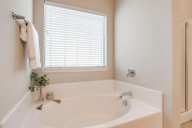 1136 Roping Reins Way, Fort Worth, TX 76052