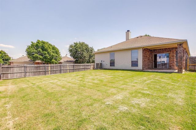 1136 Roping Reins Way, Fort Worth, TX 76052