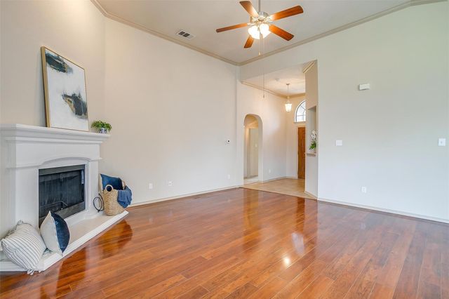 1136 Roping Reins Way, Fort Worth, TX 76052