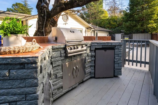 2084 Mallard Dr, Walnut Creek, CA 94597