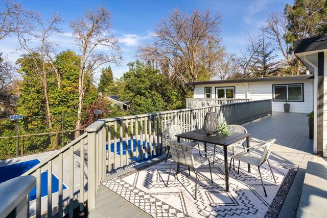 2084 Mallard Dr, Walnut Creek, CA 94597