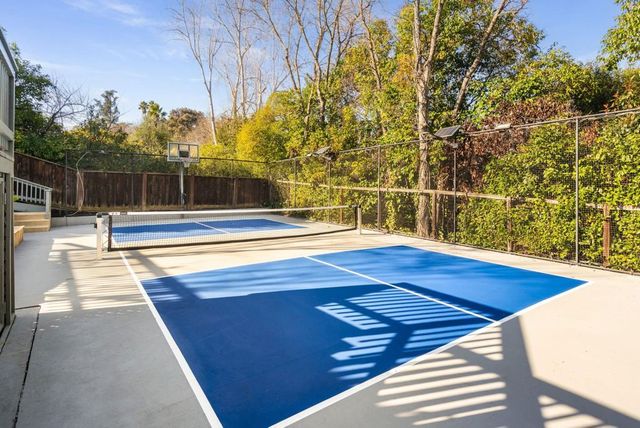 2084 Mallard Dr, Walnut Creek, CA 94597