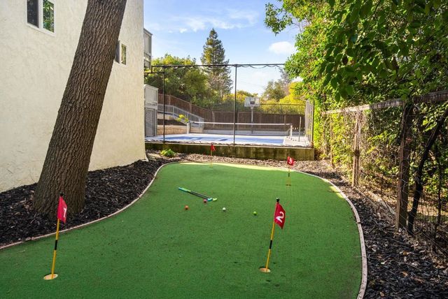 2084 Mallard Dr, Walnut Creek, CA 94597