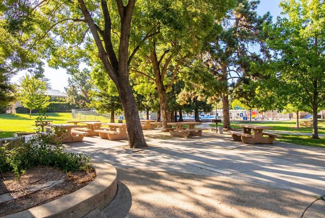 2084 Mallard Dr, Walnut Creek, CA 94597