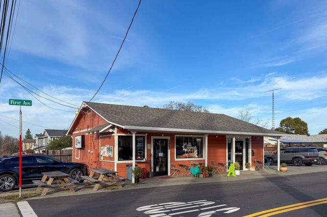 2084 Mallard Dr, Walnut Creek, CA 94597