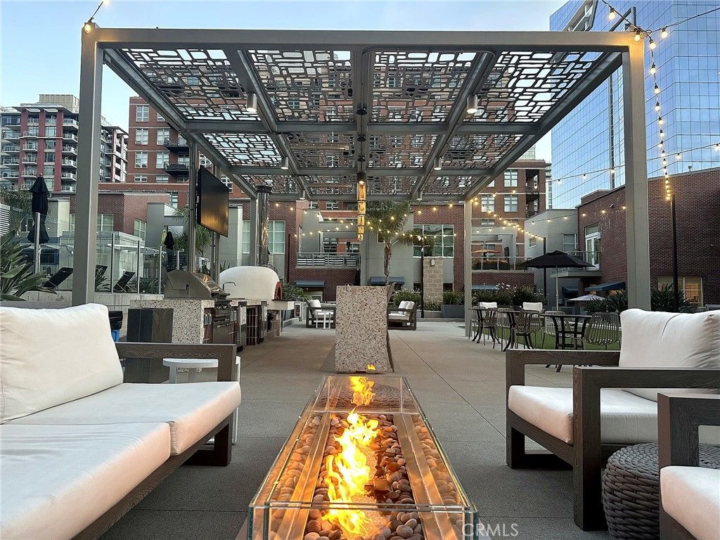 Image 11 of property listing at 800 The Mark 102, San Diego, CA 92101