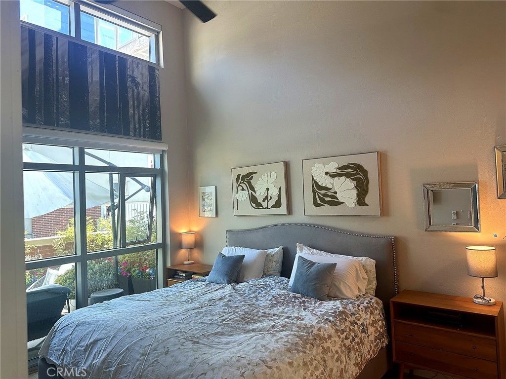 Image 5 of property listing at 800 The Mark 102, San Diego, CA 92101