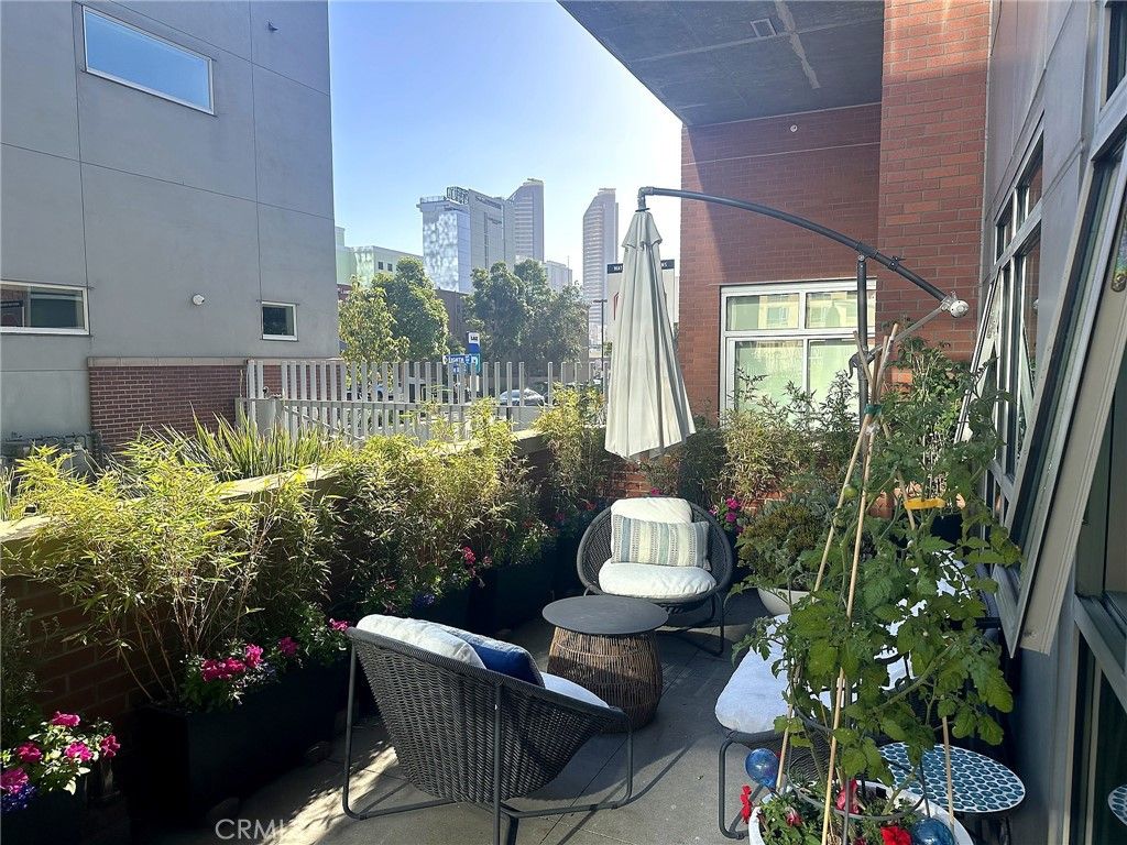 Image 9 of property listing at 800 The Mark 102, San Diego, CA 92101