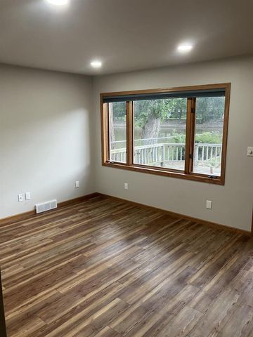 E9278 COUNTY ROAD X, New London, WI 54961