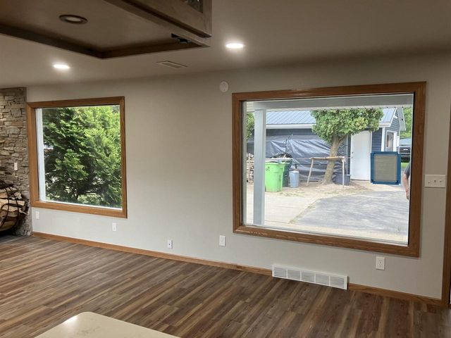 E9278 COUNTY ROAD X, New London, WI 54961