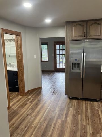 E9278 COUNTY ROAD X, New London, WI 54961