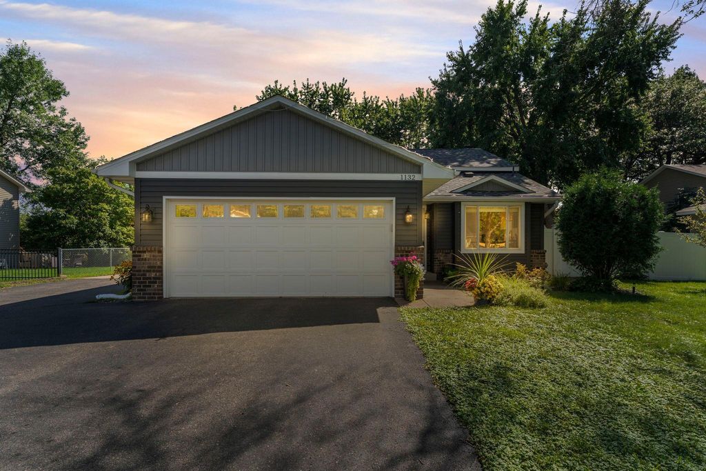 1132 Buchanan Circle NE, Blaine, MN 55434