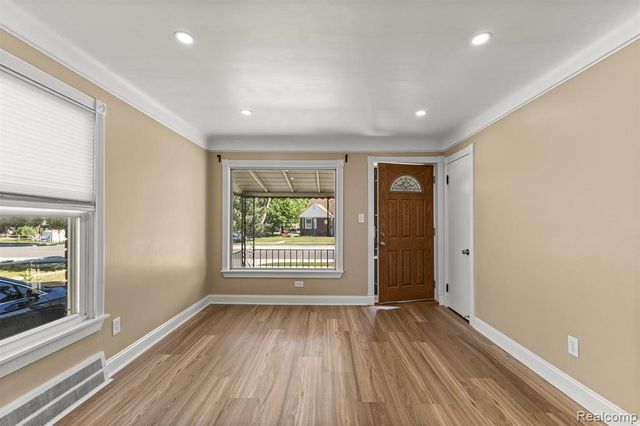 22312 Madison Street, Dearborn, MI 48124