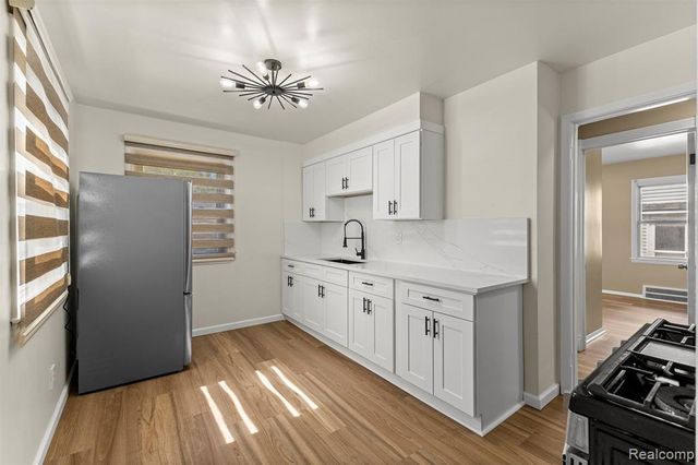 22312 Madison Street, Dearborn, MI 48124