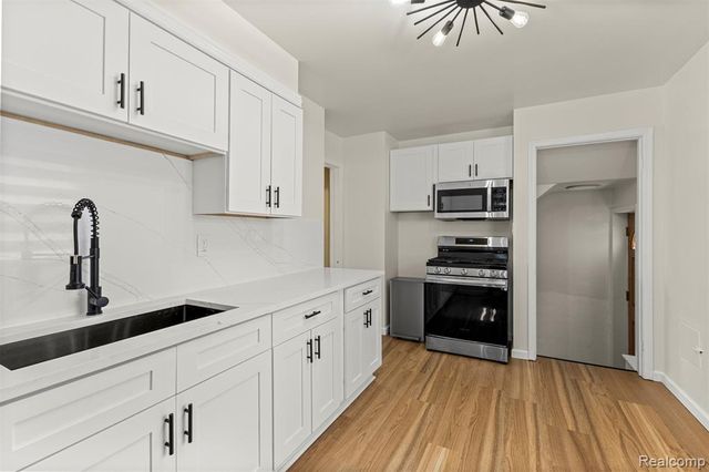 22312 Madison Street, Dearborn, MI 48124