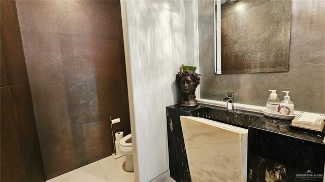 2213 S 48th Street, Mcallen, TX 78503