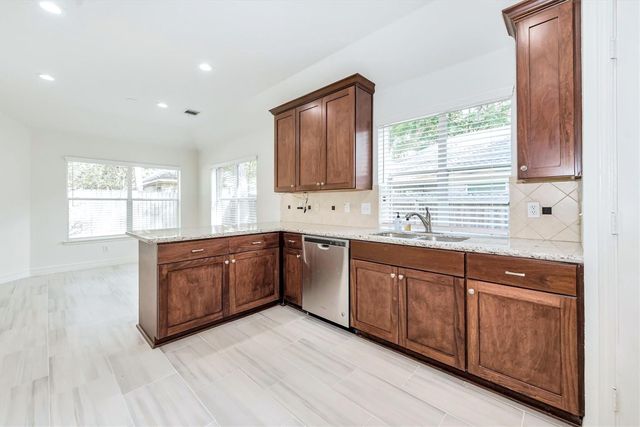 130 W Stockbridge Landing Circle, The Woodlands, TX 77382