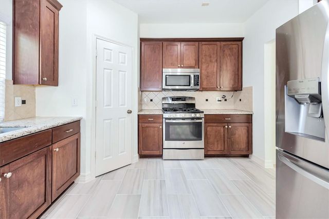 130 W Stockbridge Landing Circle, The Woodlands, TX 77382