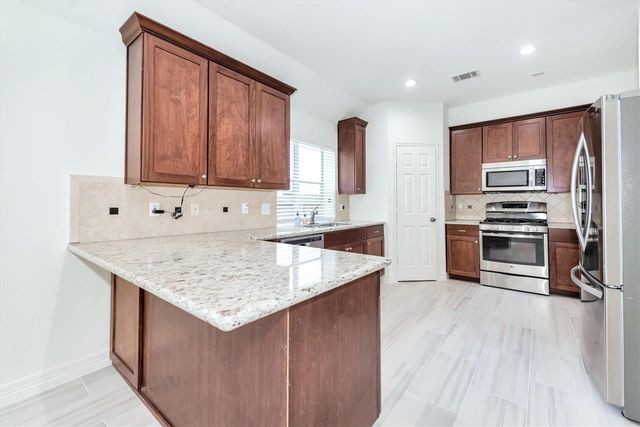 130 W Stockbridge Landing Circle, The Woodlands, TX 77382