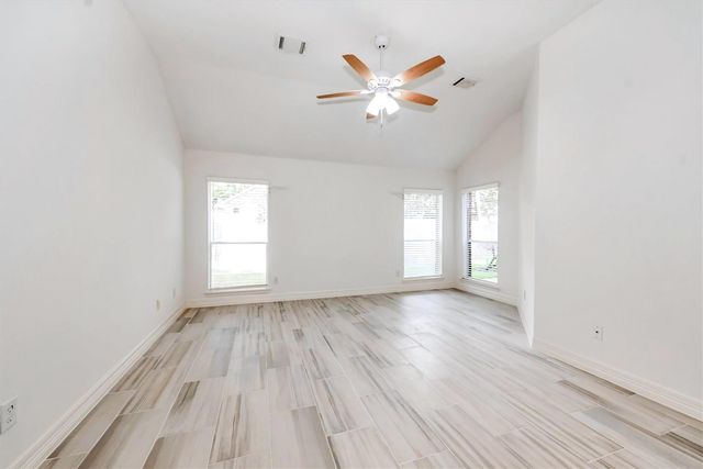 130 W Stockbridge Landing Circle, The Woodlands, TX 77382