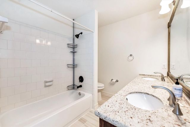 130 W Stockbridge Landing Circle, The Woodlands, TX 77382