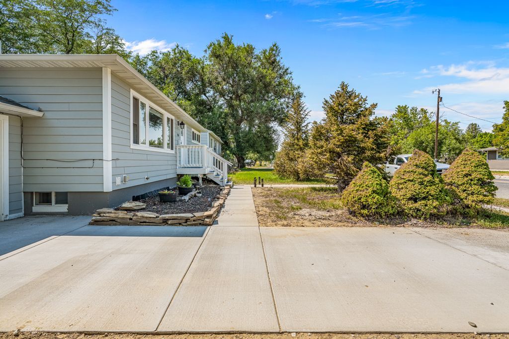 1736 Lewis Avenue, Billings, MT 59102 photo 2